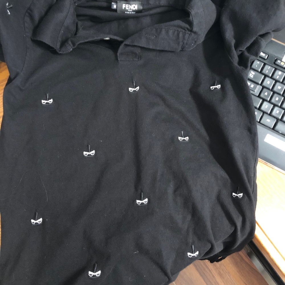 Fendi Bag Bugs shirt size M.